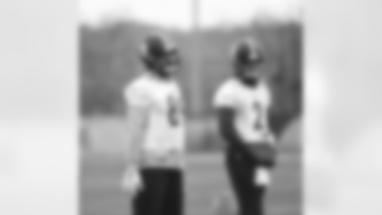 Pittsburgh Steelers tight end Vance McDonald (89) practices at the UPMC Rooney Sports Complex preparing for a Week 12 matchup against the Baltimore Ravens, Wednesday, Nov. 25, 2020 in Pittsburgh, PA. (Caitlyn Epes / Pittsburgh Steelers)