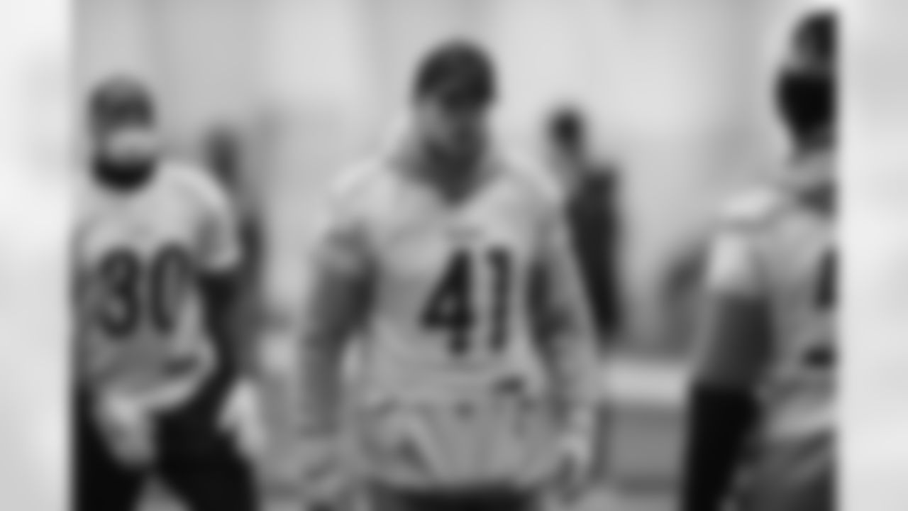 Pittsburgh Steelers linebacker Robert Spillane (41) during practice at the UPMC Rooney Sports Complex preparing for a Wild Card Round matchup against the Kansas City Chiefs, Wednesday, Jan. 12, 2022 in Pittsburgh, PA. (Karl Roser / Pittsburgh Steelers)
