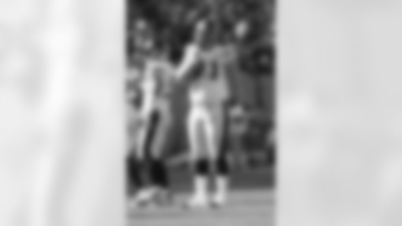 1999 Aaron Smith: If Dick LeBeaus opinion matters, Smith is the best 3-4 defensive end of all time. He played in one Pro Bowl, but more importantly was a starter in 13 playoff games. Smith finished his career with 44 sacks, 20 passes batted at the line of scrimmage, and nine fumble recoveries. Two Super Bowl rings.
