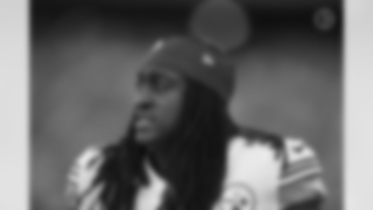 Pittsburgh Steelers safety Terrell Edmunds (34) warms up before a regular season game between the Pittsburgh Steelers and the New York Giants, Monday, Sept. 14, 2020 in East Rutherford, NJ. (Karl Roser / Pittsburgh Steelers)