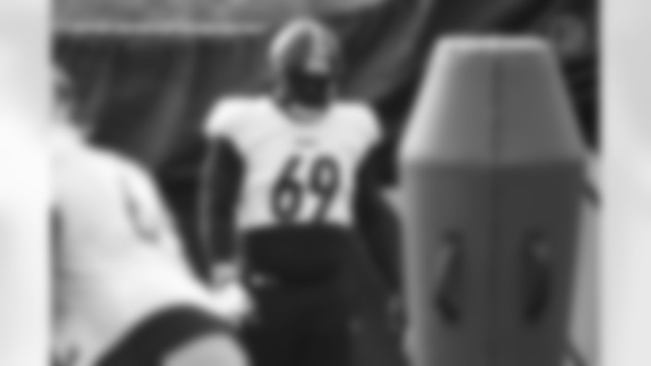 Pittsburgh Steelers offensive lineman Kevin Dotson (69) during practice at the UPMC Rooney Sports Complex preparing for a Week 9 matchup against the Chicago Bears, Thursday, Nov. 4, 2021 in Pittsburgh, PA. (Caitlyn Epes / Pittsburgh Steelers)