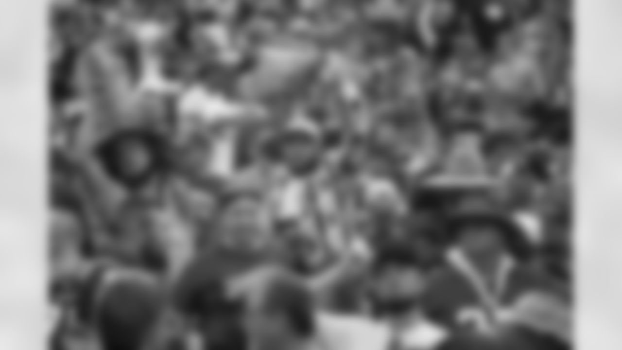 Fans during a regular season game between the Pittsburgh Steelers and the Buffalo Bills, Sunday, Sept. 12, 2021 in Buffalo, NY. The Steelers beat the Bills 23-16. (Caitlyn Epes / Pittsburgh Steelers)