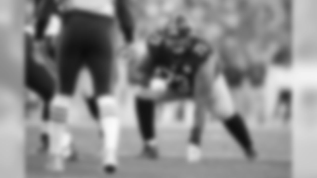 A 2016 Regular Season game between the Pittsburgh Steelers and the New England Patriots on Sunday October 23rd 2016. The Patriots defeated the Steelers 27-16.
