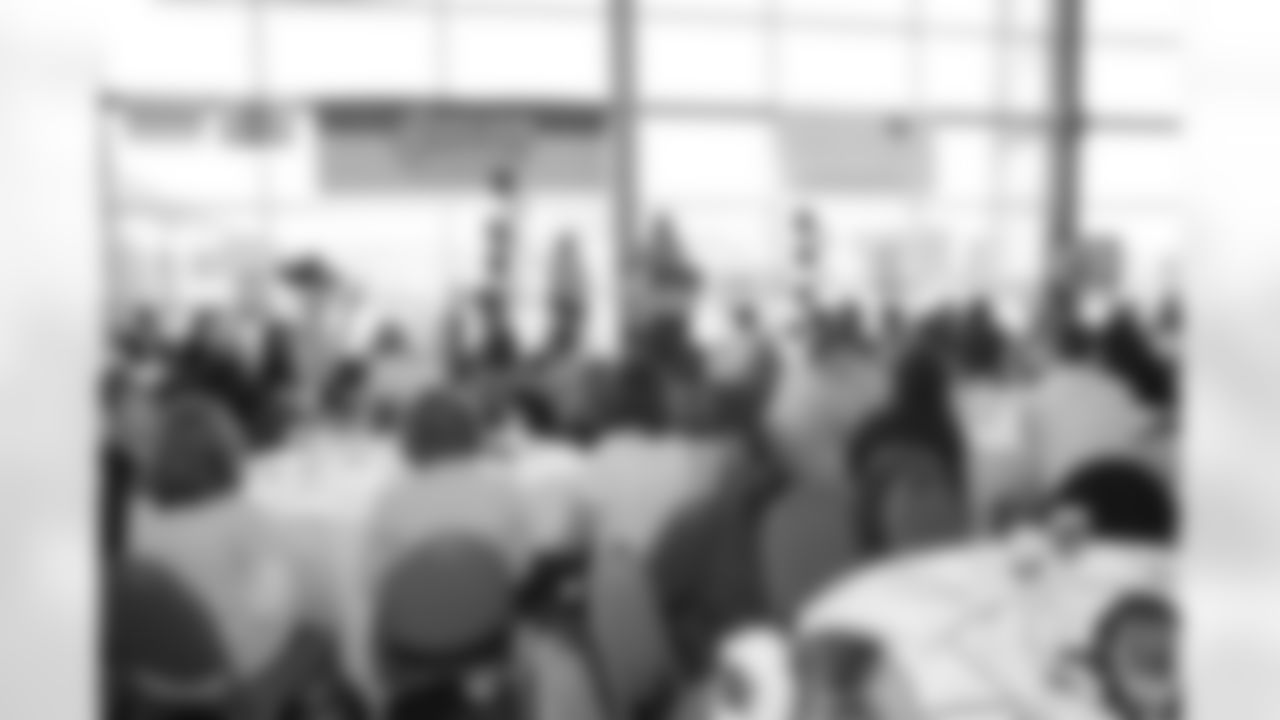 08_CaringTeam_Luncheon_dh_155