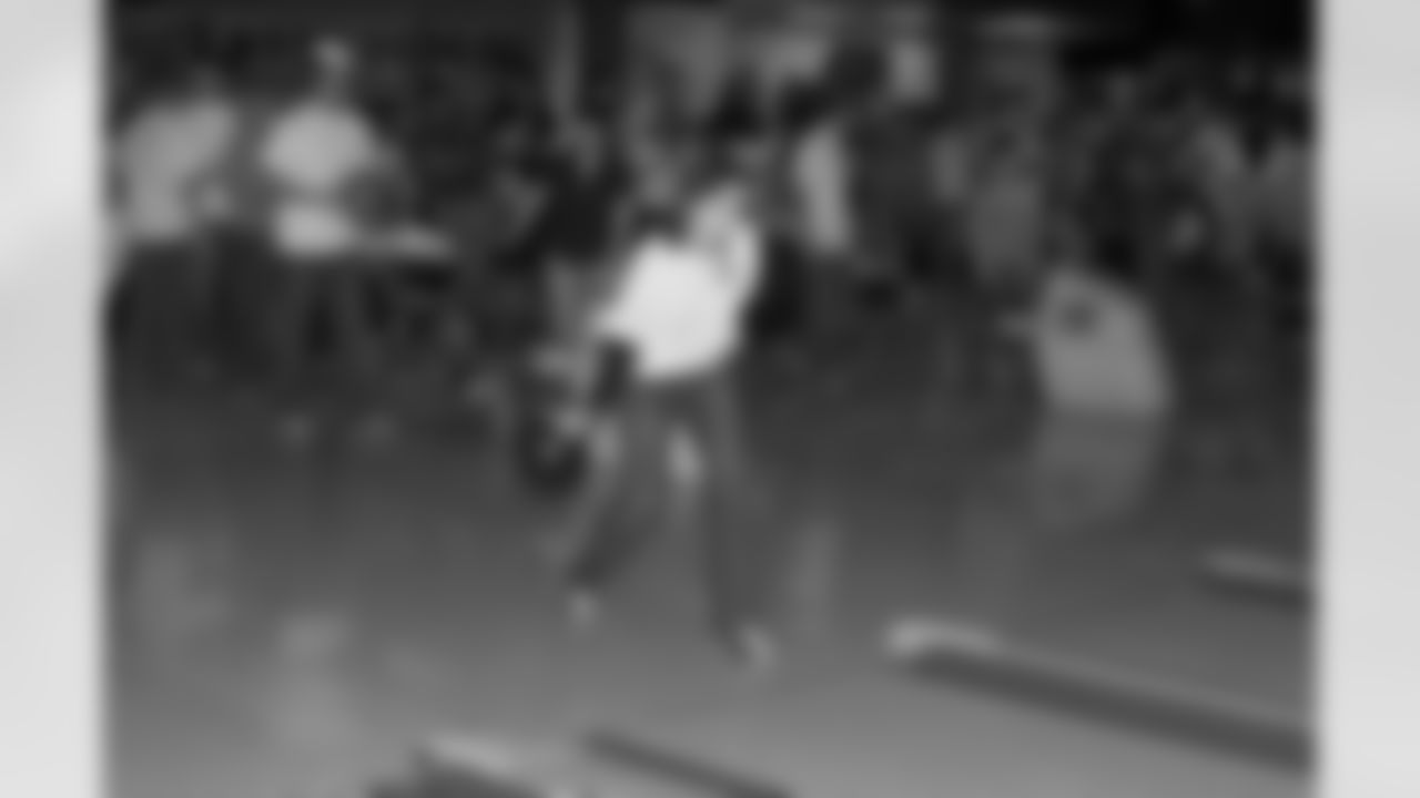 08_BigBrother_Sister_Bowl_91