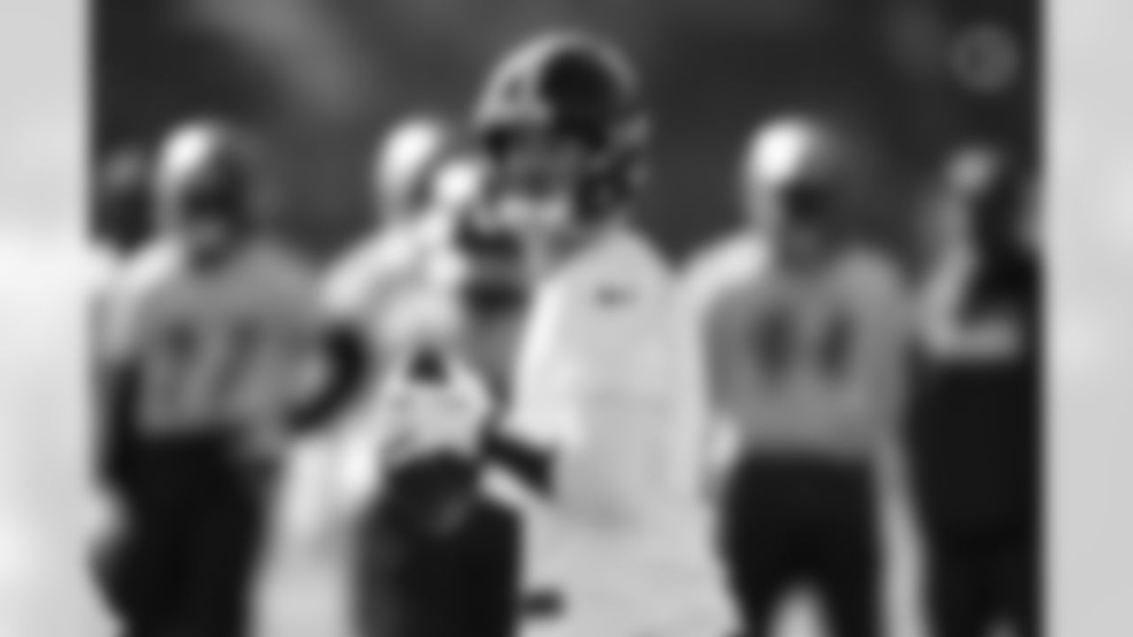Pittsburgh Steelers quarterback Kenny Pickett (8) during practice at the UPMC Rooney Sports Complex preparing for a Week 7 matchup against the Miami Dolphins, Friday, Oct. 21, 2022 in Pittsburgh, PA. (Abigail Dean / Pittsburgh Steelers)