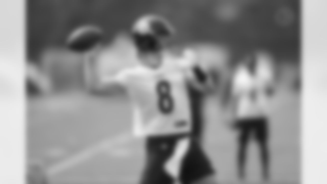 Pittsburgh Steelers quarterback Kenny Pickett (8) participates in the Organized Team Activities (OTAs), Tuesday June 6, 2023 at the UPMC Rooney Sports Complex. (Karl Roser / Pittsburgh Steelers)