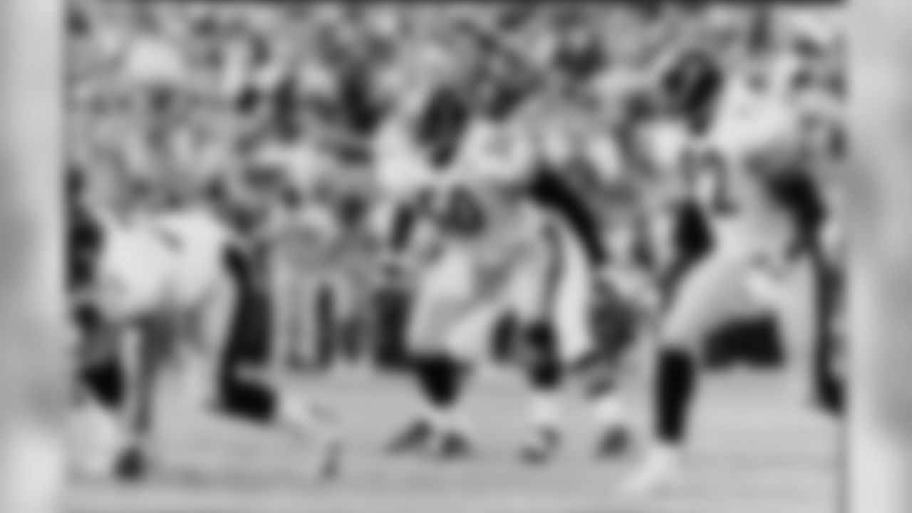 Earl Holmes (96-01)