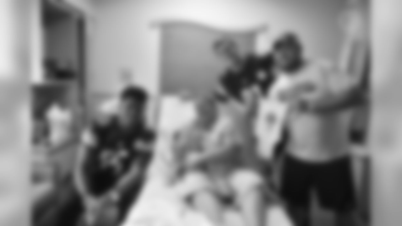 Steelers' rookies visit UPMC Magee-Womens Hospital welcoming the newest Steelers fans.