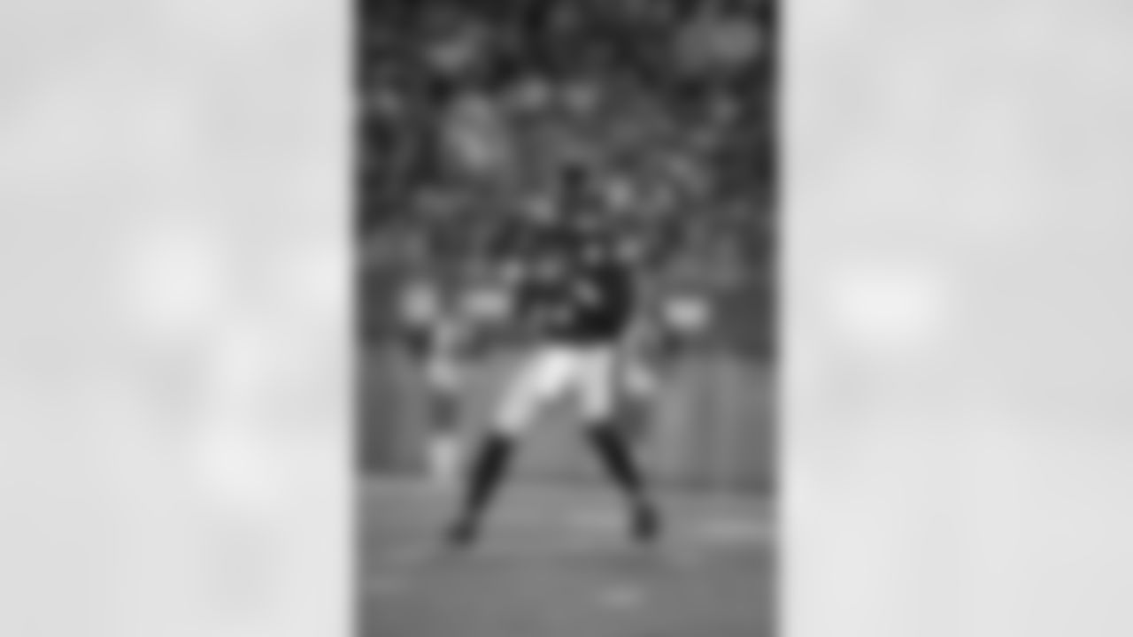 Pittsburgh Steelers quarterback Dwayne Haskins (3) during a Hall of Fame game between the Pittsburgh Steelers and the Dallas Cowboys, Thursday, Aug. 5, 2021 in Canton, OH. The Steelers defeated the Cowboys 16-3. (Karl Roser / Pittsburgh Steelers)