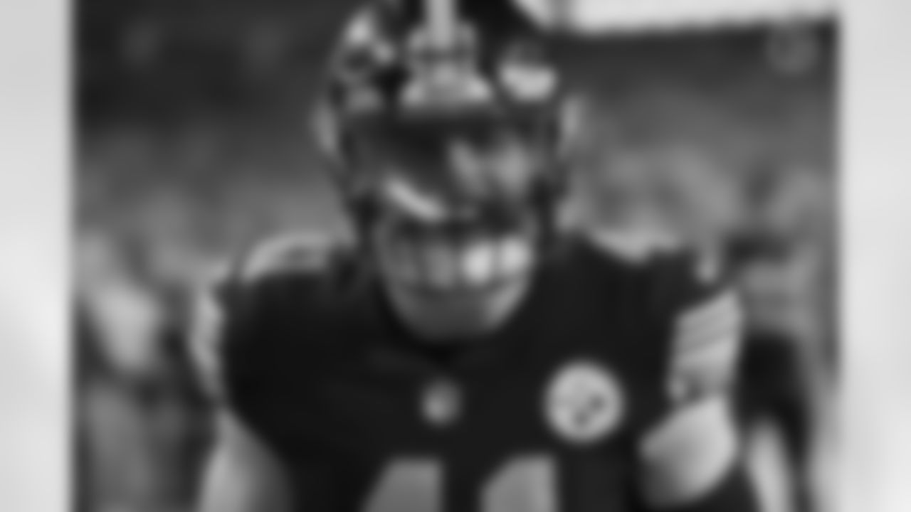 Pittsburgh Steelers linebacker Robert Spillane (41) during a regular season game between the Pittsburgh Steelers and the Chicago Bears, Monday, Nov. 8, 2021 in Pittsburgh, PA. The Steelers beat the Bears 29-27. (Karl Roser / Pittsburgh Steelers)