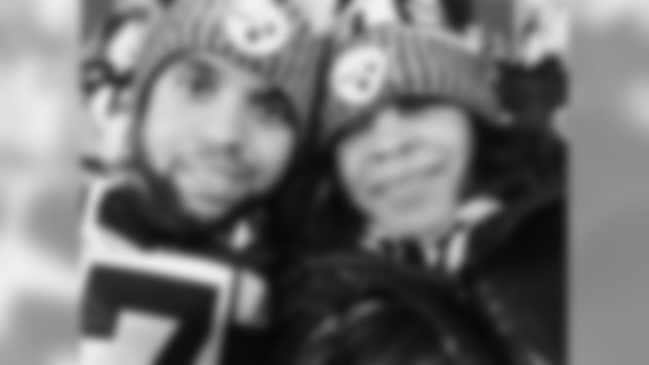 snuselfie_Charity_Tequan_Sep192019734PM__82120680_9244CDB7CF9E40CABE10949E45864DA1