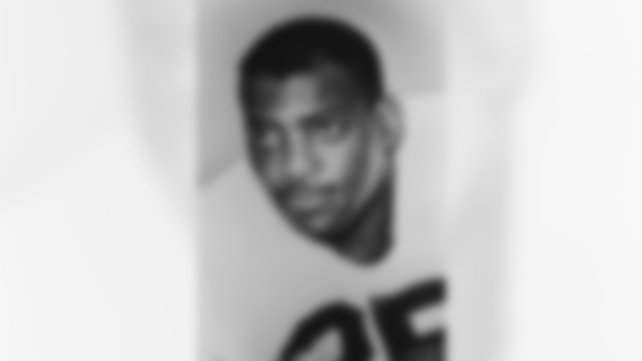 1953 JOHN HENRY JOHNSON: His route to the Steelers was circuitous, but ultimately he was worth the wait. After being drafted, Johnson played in Calgary for a year and then had stints with the San Francisco 49ers and Detroit Lions before finally landing back in Pittsburgh for the 1960 season. In Pittsburgh, Johnson rushed for 4,381 yards and 26 touchdowns while catching 106 passes for another 814 yards and six touchdowns. Hall of Fame, Class of 1987.