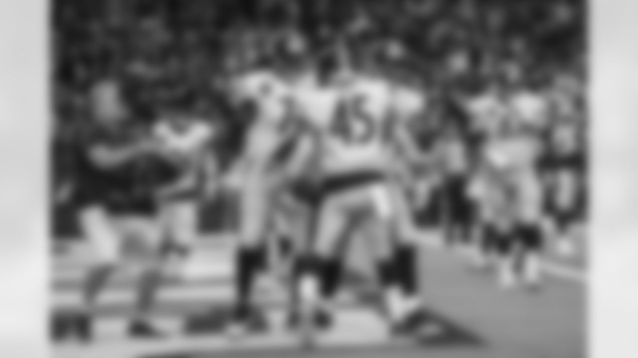 Chris Hubbard, Maurkice Pouncey, and Roosevelt Nix