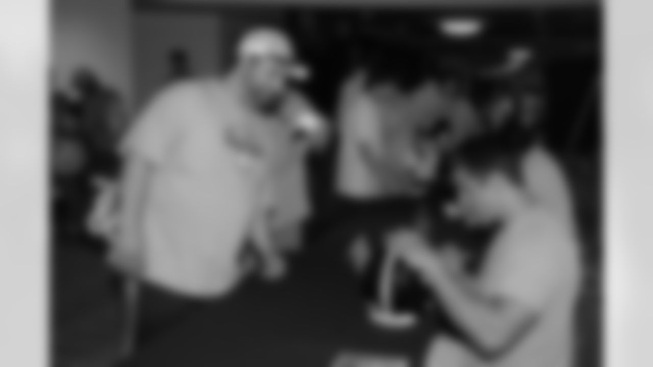 08_DraftDay_HeinzField_dh_583