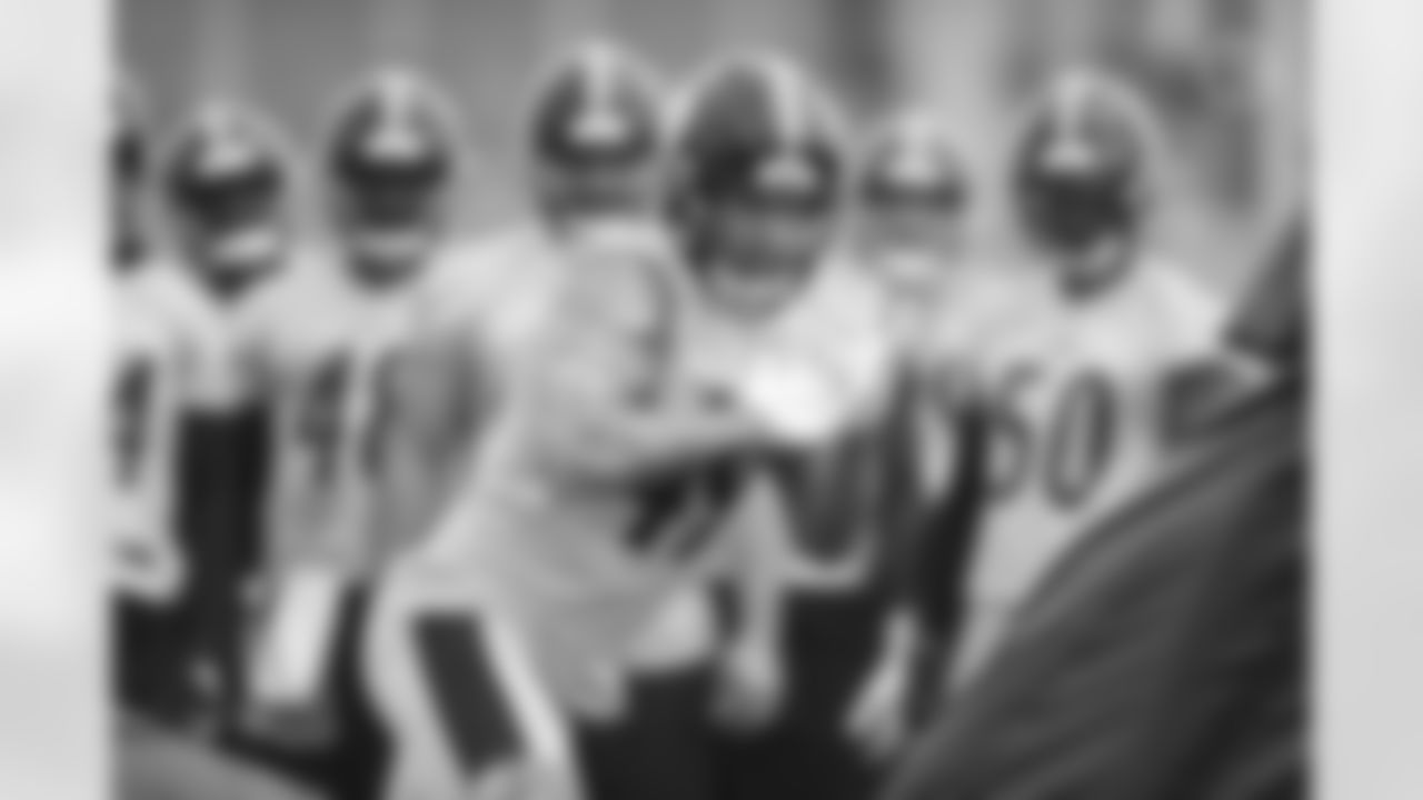 Pittsburgh Steelers defensive end Cassius Marsh (49) participates in the Organized Team Activities (OTAs), Wednesday June 9, 2021 at the UPMC Rooney Sports Complex. (Karl Roser / Pittsburgh Steelers)