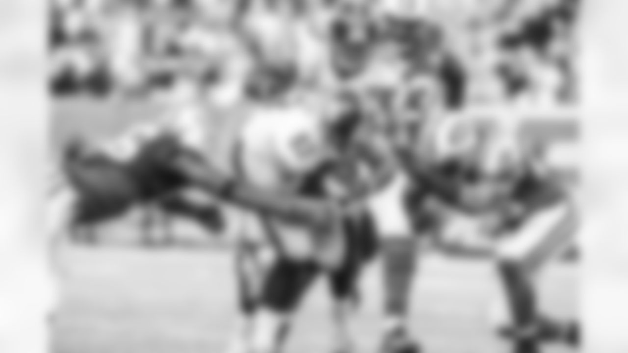 Heath Miller braces himself for a hit after catching a pass.