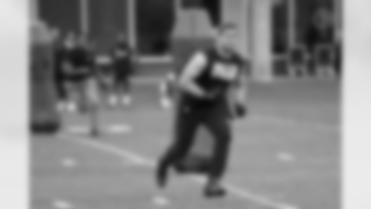 Pittsburgh Steelers fullback Derek Watt (44) participates in Phase Two of the voluntary offseason workout program, Tuesday May 3, 2022 at the UPMC Rooney Sports Complex. (Karl Roser / Pittsburgh Steelers)