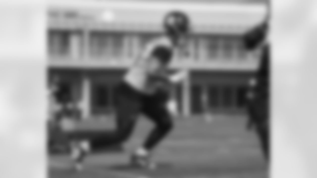 Pittsburgh Steelers linebacker Nick Herbig (51) during practice at the UPMC Rooney Sports Complex preparing for a Week 3 matchup against the Las Vegas Raiders Thursday, Sept. 21, 2023 in Pittsburgh, PA. (Karl Roser / Pittsburgh Steelers)