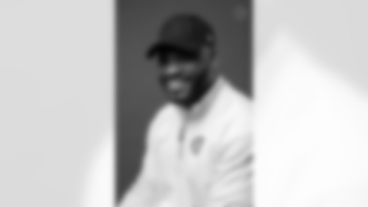 Linebacker Elandon Roberts poses for a photo Friday, March 17, 2023 in Pittsburgh, PA. (Karl Roser / Pittsburgh Steelers)