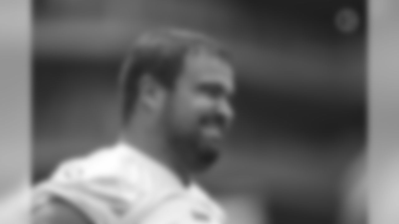 Pittsburgh Steelers guard Stefen Wisniewski (61) trains at Heinz Field during the Steelers 2020 Training Camp, Monday, Aug. 3, 2020 in Pittsburgh, PA. (Karl Roser / Pittsburgh Steelers)