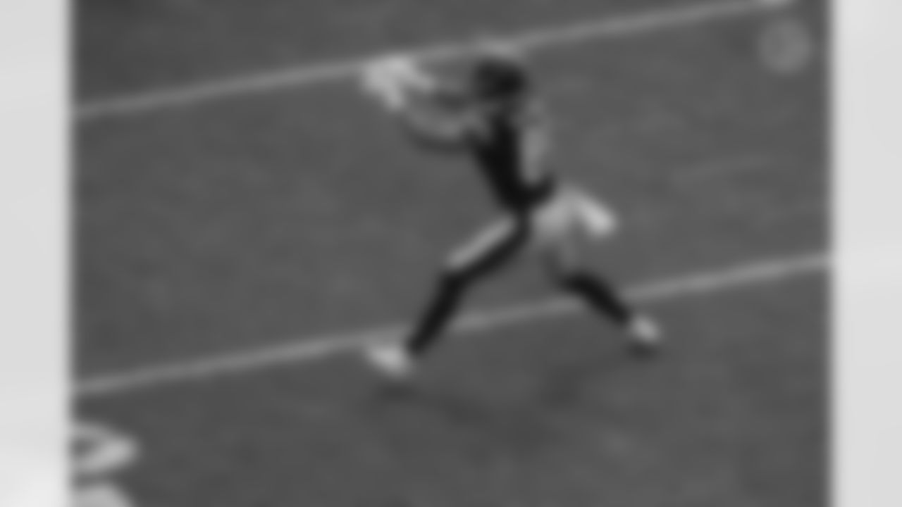 Pittsburgh Steelers tight end Vance McDonald (89) retires