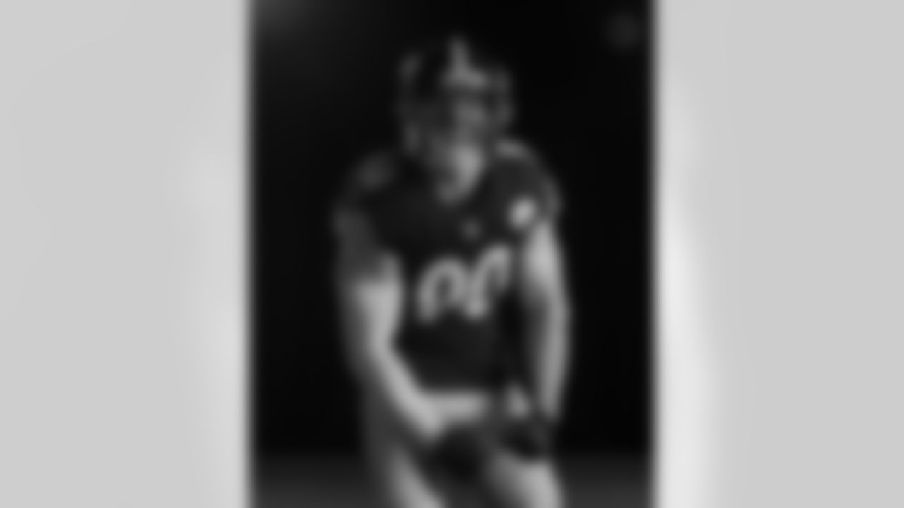 Pittsburgh Steelers linebacker T.J. Watt (90)