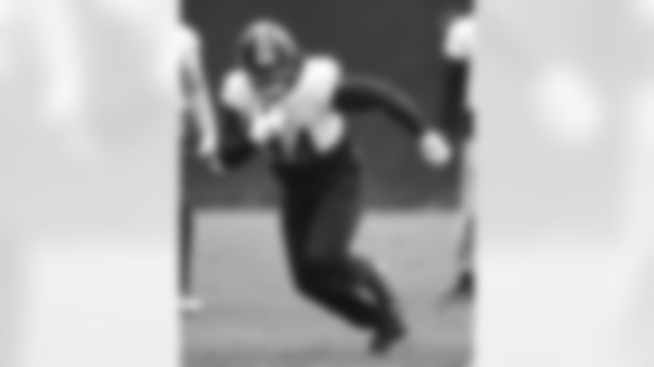 Pittsburgh Steelers fullback Derek Watt (44) during practice at the UPMC Rooney Sports Complex preparing for a Week 12 matchup against the Cincinnati Bengals, Friday, Nov. 26, 2021 in Pittsburgh, PA. (Karl Roser / Pittsburgh Steelers)