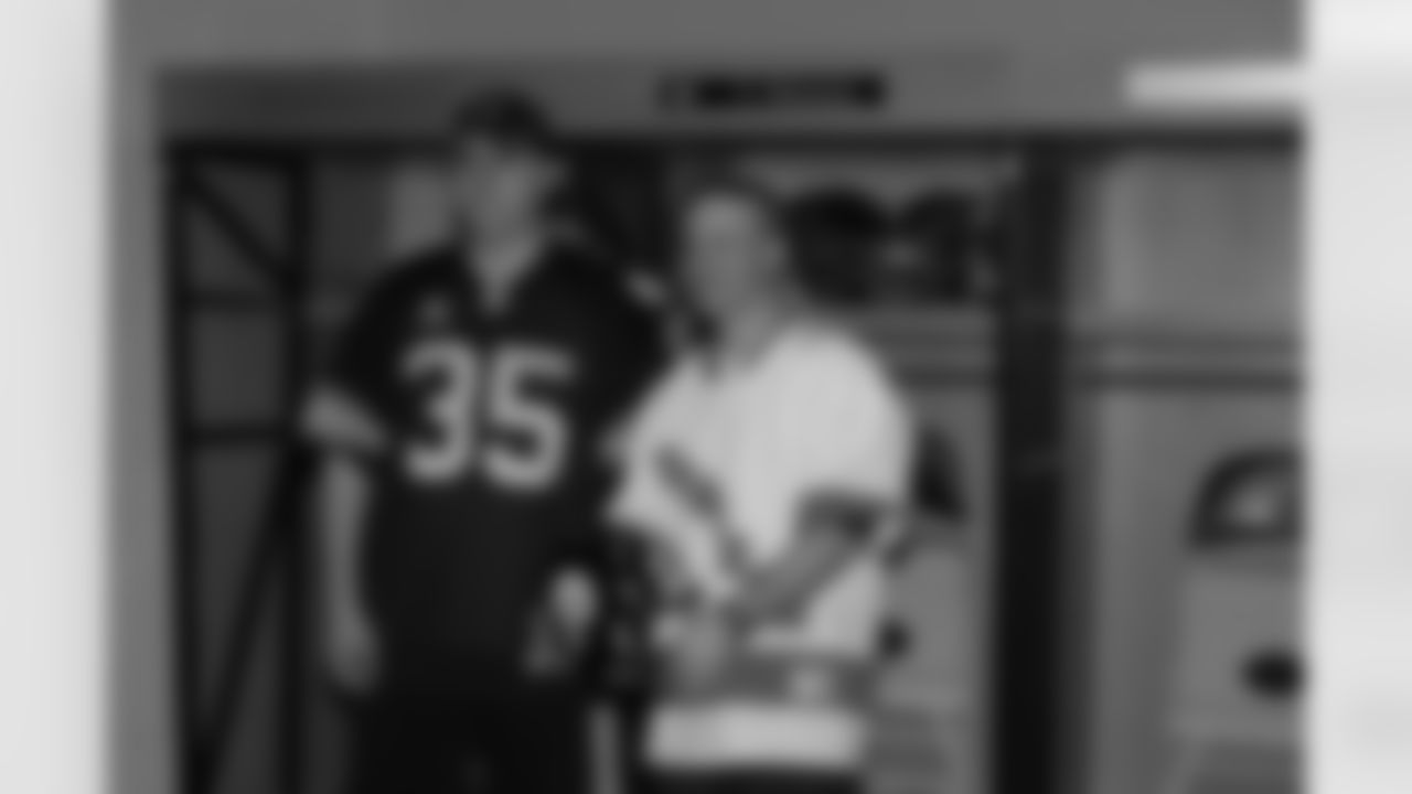 08_DraftDay_HeinzField_dh_464