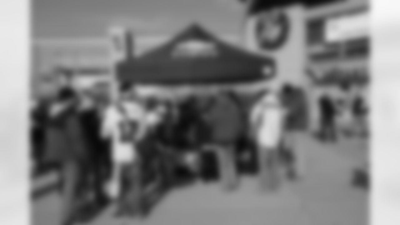 09_BAL2_chevyStand