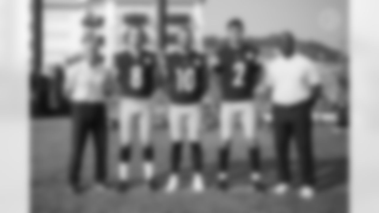 Pittsburgh Steelers Quarterback Coach Mike Sullivan, Pittsburgh Steelers quarterback Kenny Pickett (8), Pittsburgh Steelers quarterback Mitch Trubisky (10), Pittsburgh Steelers quarterback Mason Rudolph (2), and Pittsburgh Steelers Assistant Quarterback Coach David Corley during team photo day at the UPMC Rooney Sports Complex, Saturday, Sept. 17, 2022. (Karl Roser / Pittsburgh Steelers)