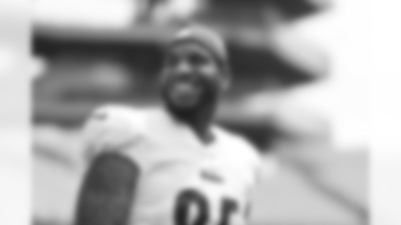 Pittsburgh Steelers tight end Eric Ebron (85) trains at Heinz Field during the 2021 Steelers Camp, Wednesday, July 28, 2021 in Pittsburgh, PA. (Karl Roser / Pittsburgh Steelers)