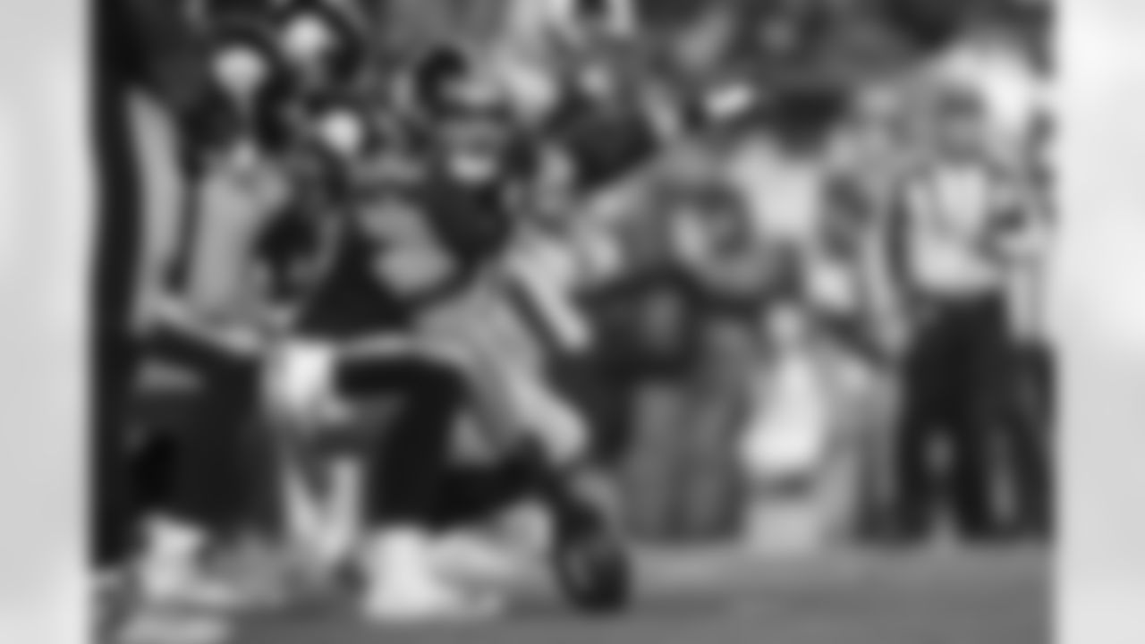 Pittsburgh Steelers center J.C. Hassenauer (60) during a regular season game between the Pittsburgh Steelers and the Cleveland Browns, Monday, Jan. 3, 2022 in Pittsburgh, PA. The Steelers beat the Browns 26-14. (Karl Roser / Pittsburgh Steelers)