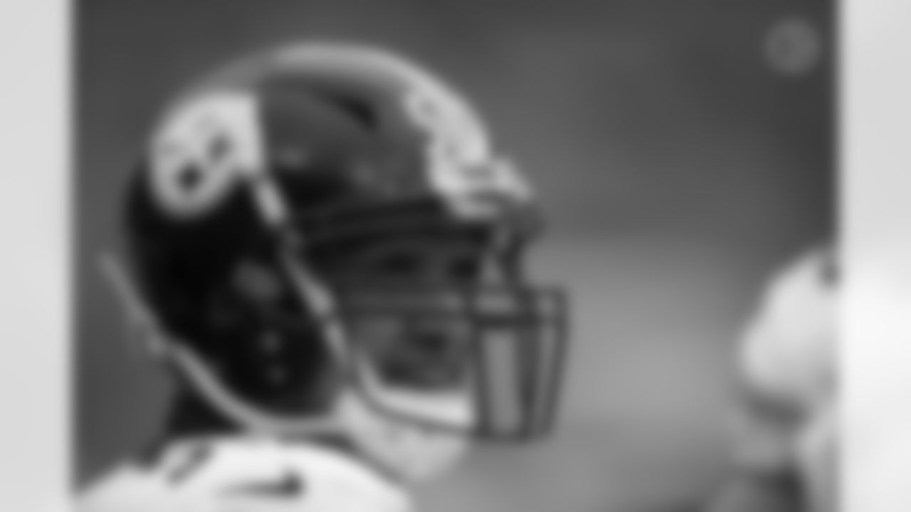 Pittsburgh Steelers center Maurkice Pouncey (53) during a regular season game between the Pittsburgh Steelers and the Baltimore Ravens, Sunday, Nov. 1, 2020 in Baltimore, MD. The Steelers defeated the Ravens 28-24. (Karl Roser / Pittsburgh Steelers)