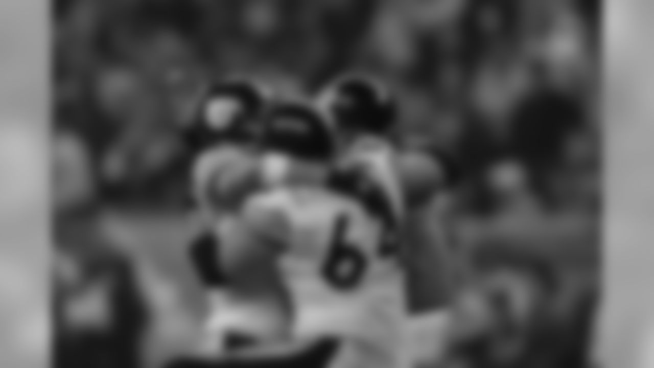 The Super Bowl XL game between the Pittsburgh Steelers and the Seattle Seahawks on Febuary 5, 2006. The Steelers defeated the Seahawks 21-10.
