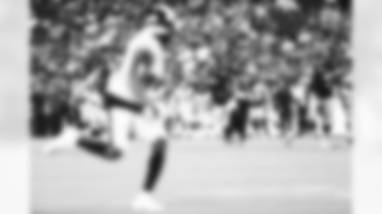 Pittsburgh Steelers quarterback Dwayne Haskins (3) during a preseason game between the Pittsburgh Steelers and the Philadelphia Eagles, Thursday, Aug. 12, 2021 in Philadelphia, PA. (Thomas Galante / Pittsburgh Steelers)