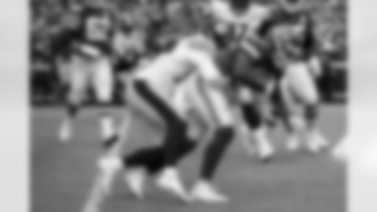 Pittsburgh Steelers linebacker Joe Schobert (93) during a regular season game between the Pittsburgh Steelers and the Kansas City Chiefs, Sunday, Dec. 26, 2021 in Kansas City, MO. The Chiefs beat the Steelers 36-10. (Karl Roser / Pittsburgh Steelers)