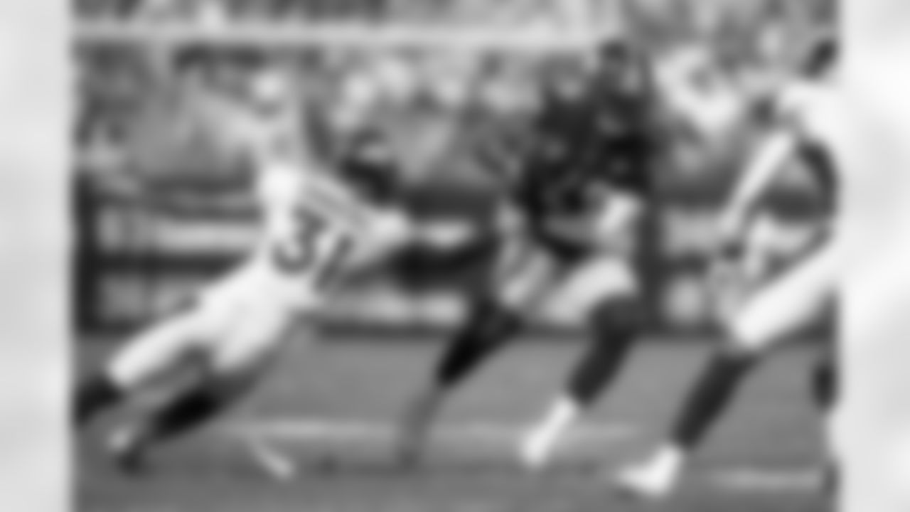 Pittsburgh Steelers running back Kalen Ballage (29) during a regular season game between the Pittsburgh Steelers and the Denver Broncos, Sunday, Oct. 10, 2021 in Pittsburgh, PA. The Steelers beat the Broncos 27-19. (Karl Roser / Pittsburgh Steelers)