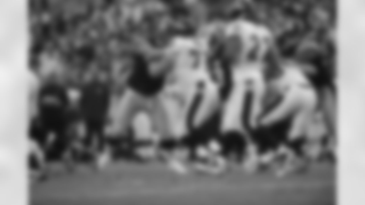 9. Aaron Smith (1999-2011) - 44 career QB sacks