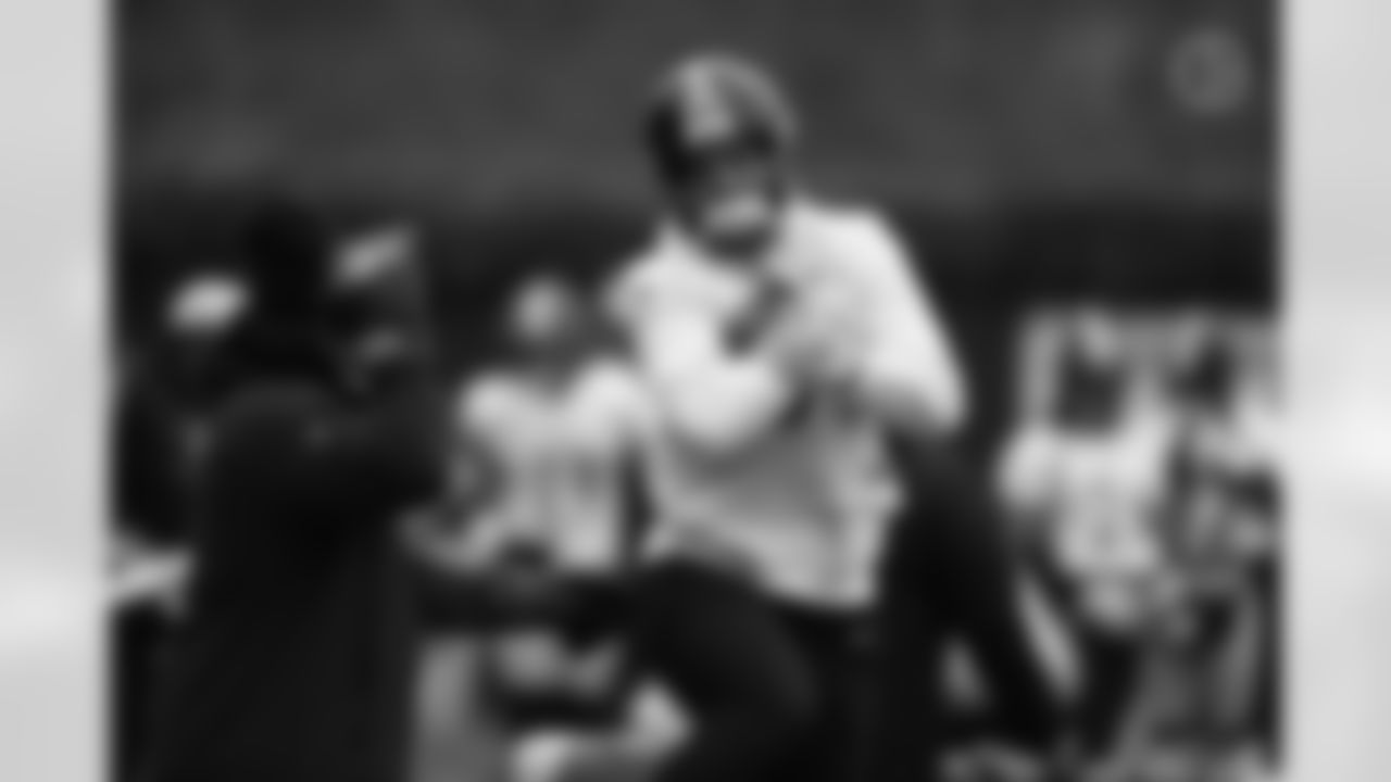 Pittsburgh Steelers tight end Pat Freiermuth (88) during practice at the UPMC Rooney Sports Complex preparing for a Wild Card Round matchup against the Kansas City Chiefs, Thursday, Jan. 13, 2022 in Pittsburgh, PA. (Karl Roser / Pittsburgh Steelers)