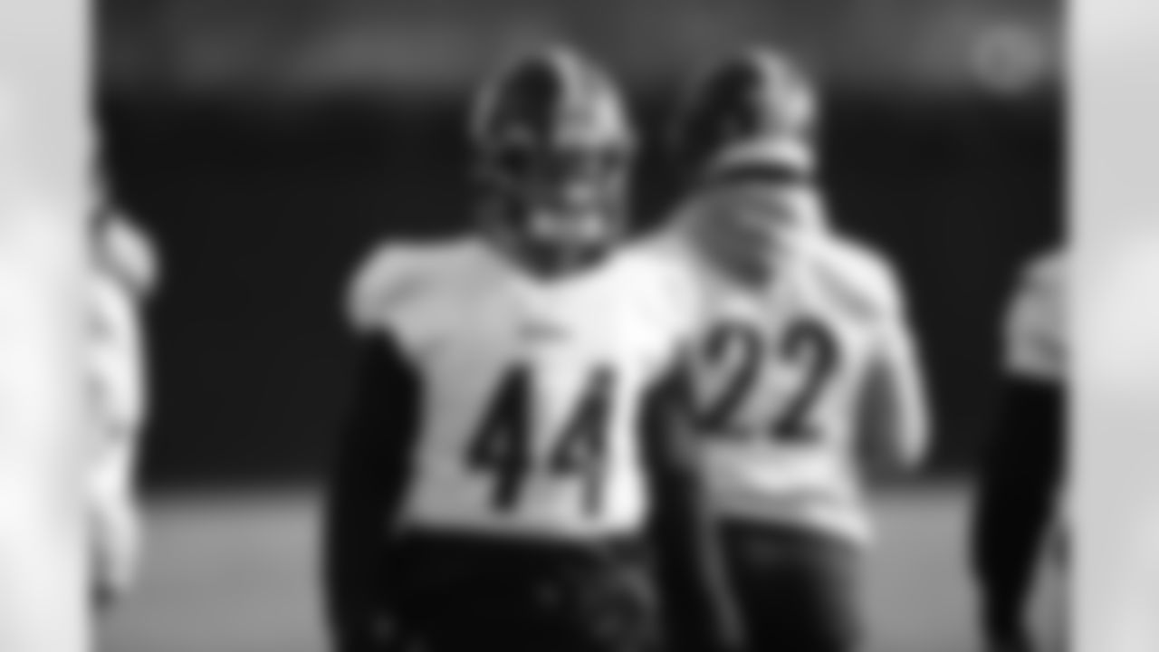 Pittsburgh Steelers fullback Derek Watt (44) during practice at the UPMC Rooney Sports Complex preparing for a Week 16 matchup against the Kansas City Chiefs, Friday, Dec. 24, 2021 in Pittsburgh, PA. (Karl Roser / Pittsburgh Steelers)