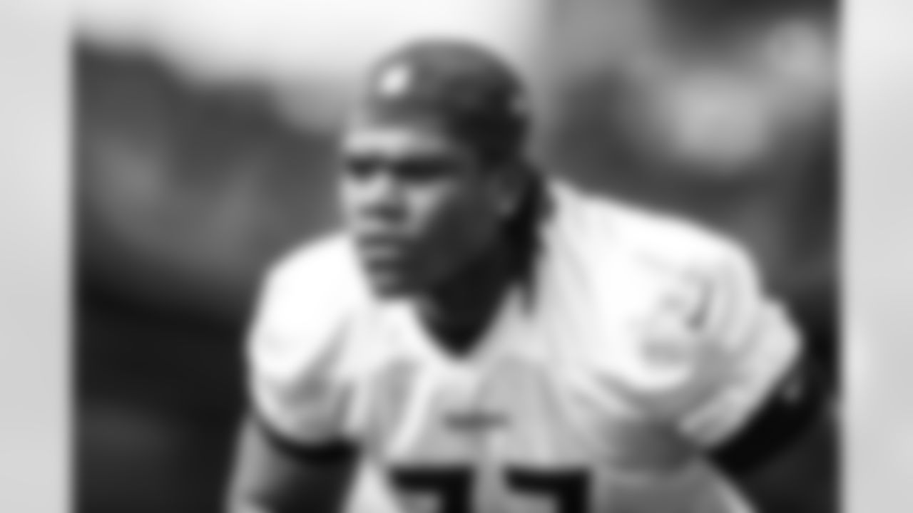Pittsburgh Steelers offensive tackle Broderick Jones (77) participates in the Organized Team Activities (OTAs), Tuesday May 23, 2023 at the UPMC Rooney Sports Complex. (Abigail Dean / Pittsburgh Steelers)