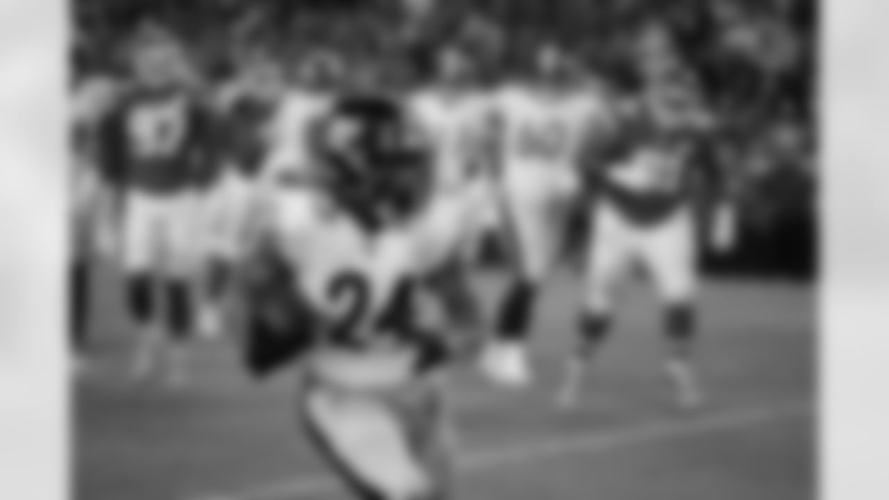 Pittsburgh Steelers running back Benny Snell Jr. (24) during a regular season game between the Pittsburgh Steelers and the Kansas City Chiefs, Sunday, Dec. 26, 2021 in Kansas City, MO. (Denny Medley / Pittsburgh Steelers)