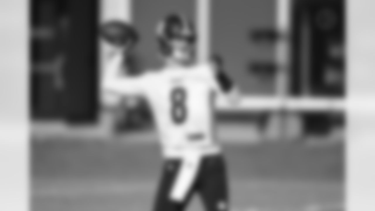 Pittsburgh Steelers quarterback Kenny Pickett (8) during practice at the UPMC Rooney Sports Complex preparing for a Week 14 matchup against the Baltimore Ravens Friday, Dec. 9, 2022 in Pittsburgh, PA. (Karl Roser / Pittsburgh Steelers)
