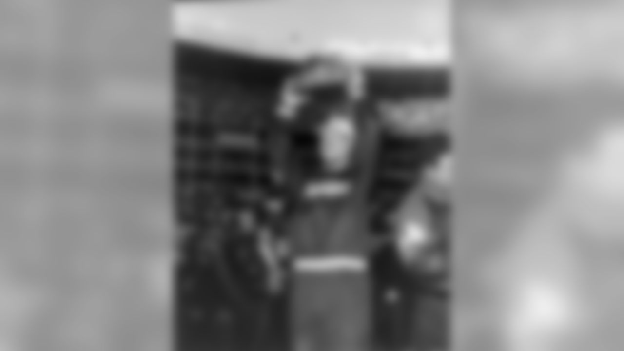 Cowher_AFCtrophy