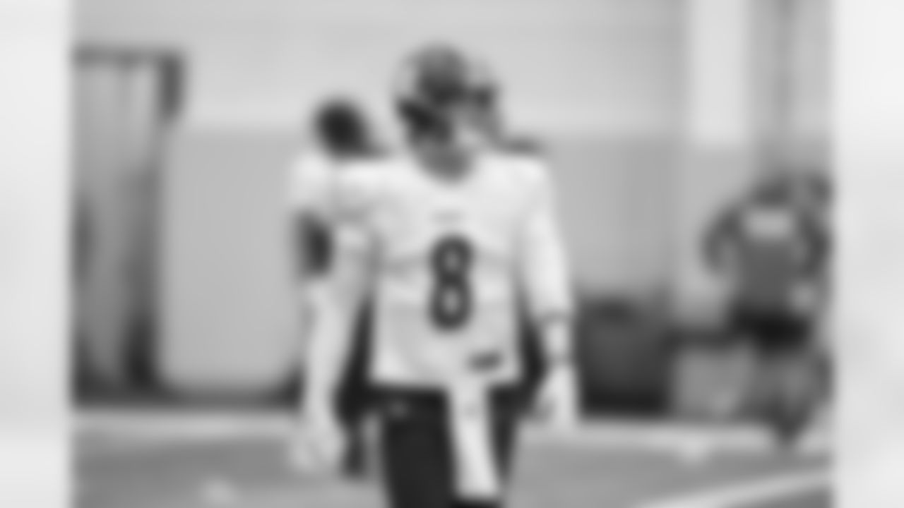 Pittsburgh Steelers quarterback Kenny Pickett (8) during practice at the UPMC Rooney Sports Complex preparing for a Week 8 matchup against the Philadelphia Eagles, Wednesday, Oct. 26, 2022 in Pittsburgh, PA. (Karl Roser / Pittsburgh Steelers)