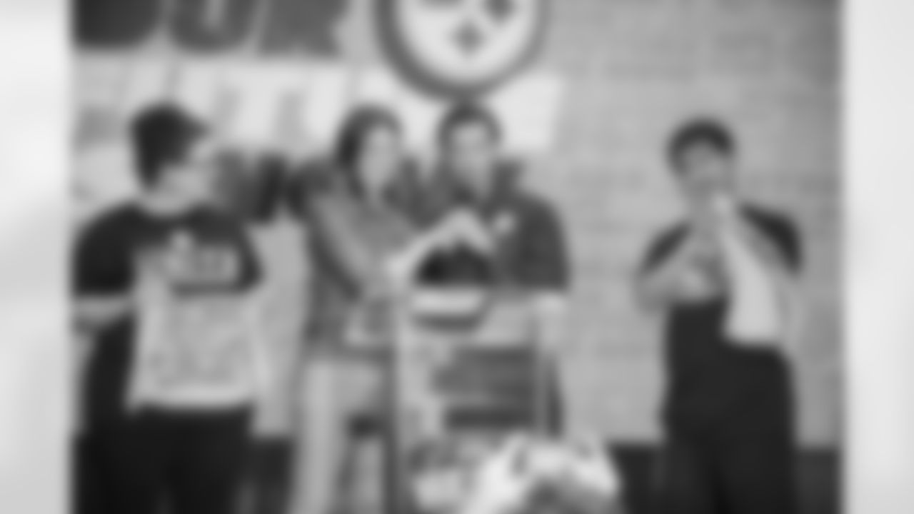 Fan_Blitz_MandyMilo_0429aa_0220