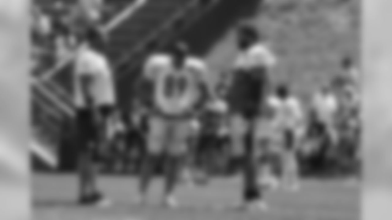 Ben Roethlisberger, Vance McDonald and Alejandro Villanueva