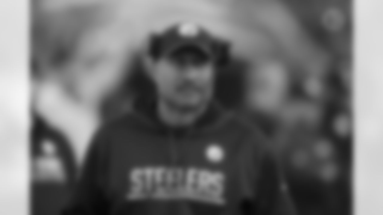 Defensive backs coach Carnell Lake from his time with the Steelers.