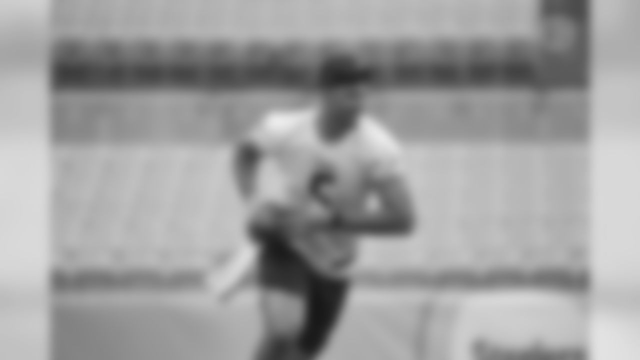 Pittsburgh Steelers quarterback Paxton Lynch (5) trains at Heinz Field during the Steelers 2020 Training Camp, Saturday, Aug. 1, 2020 in Pittsburgh, PA. (Karl Roser / Pittsburgh Steelers)
